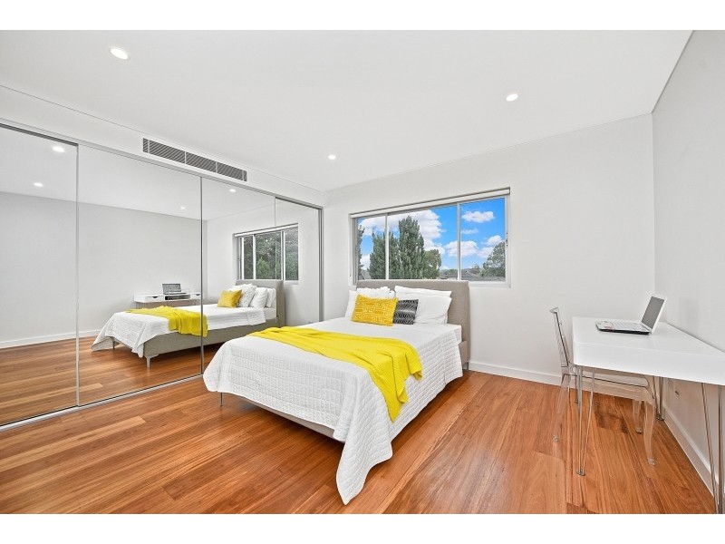 37 Evelyn Street North, Sylvania NSW 2224