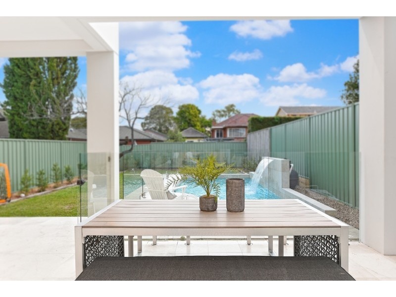 37 Evelyn Street North, Sylvania NSW 2224