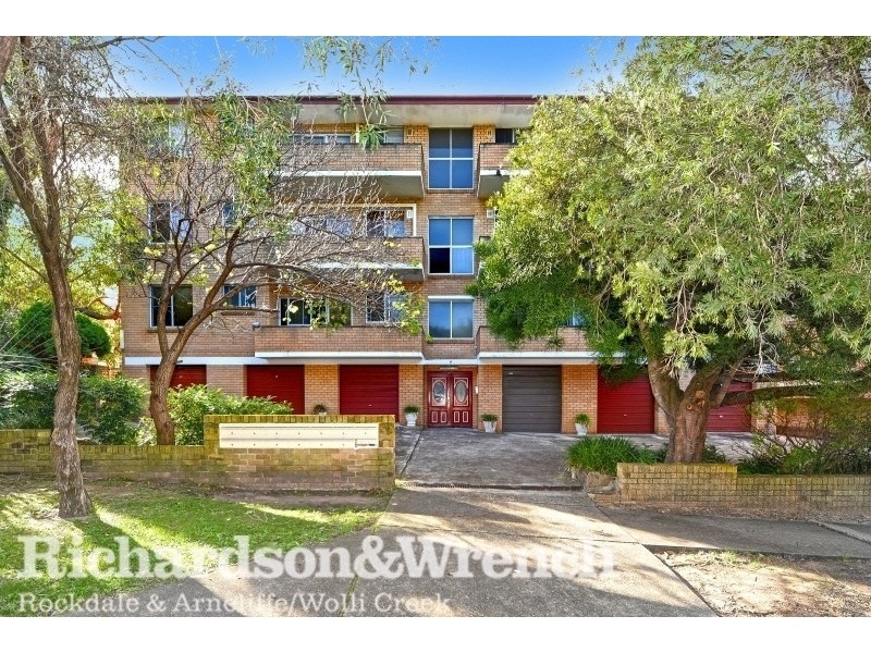 8/4 Hayburn Avenue, Rockdale NSW 2216