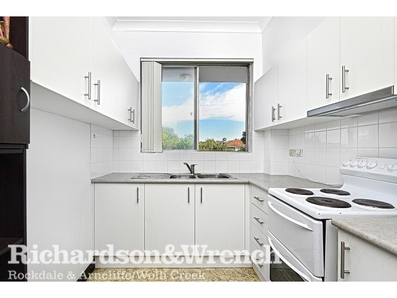 8/4 Hayburn Avenue, Rockdale NSW 2216