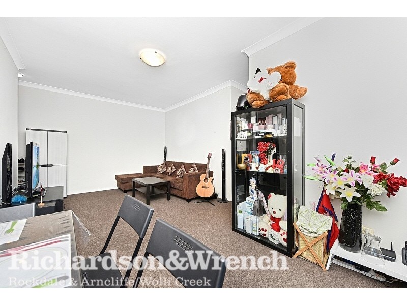 8/4 Hayburn Avenue, Rockdale NSW 2216