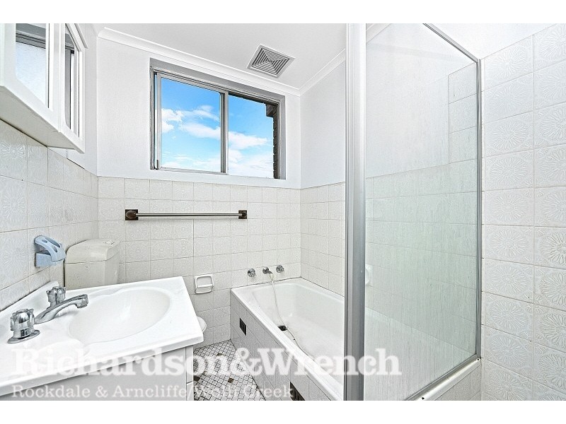 8/4 Hayburn Avenue, Rockdale NSW 2216