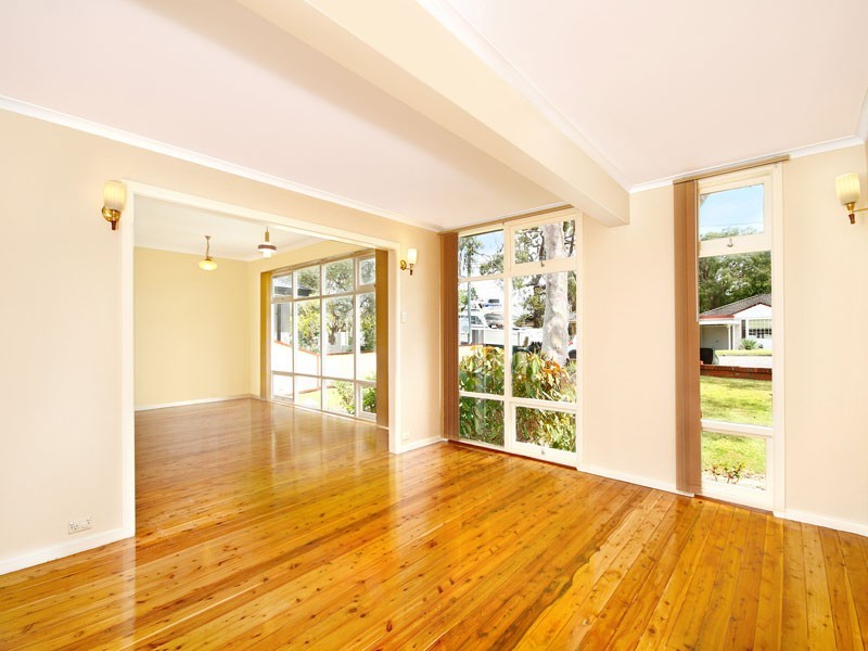 4 Seine Place, Miranda NSW 2228