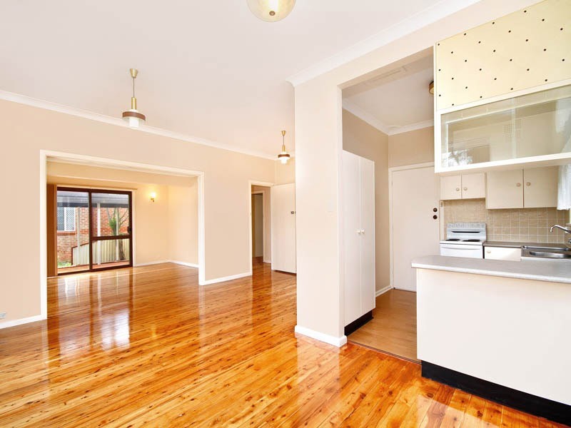 4 Seine Place, Miranda NSW 2228