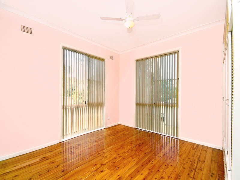 4 Seine Place, Miranda NSW 2228