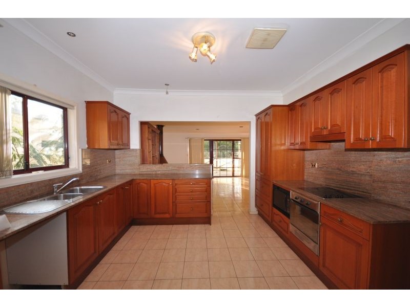 11 Mavis Avenue, Peakhurst NSW 2210