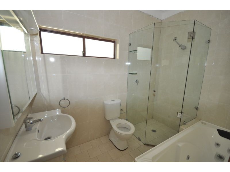 11 Mavis Avenue, Peakhurst NSW 2210