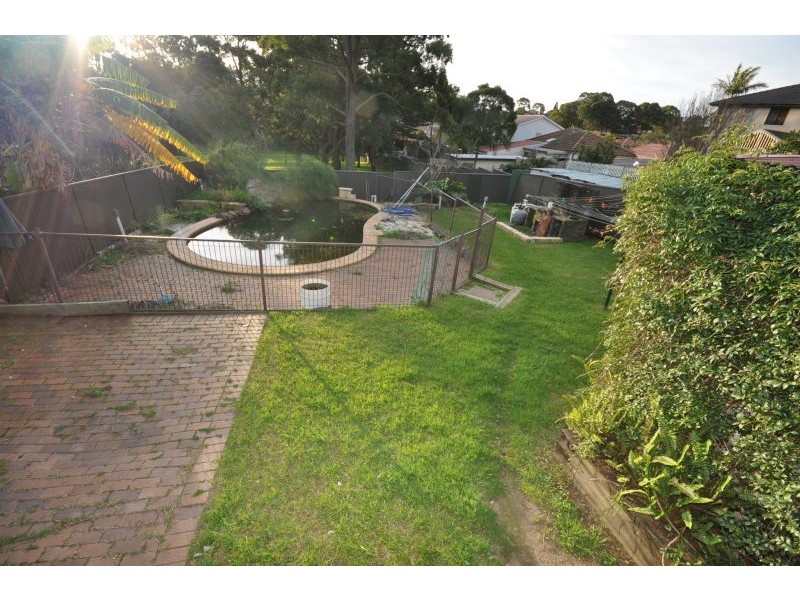 11 Mavis Avenue, Peakhurst NSW 2210