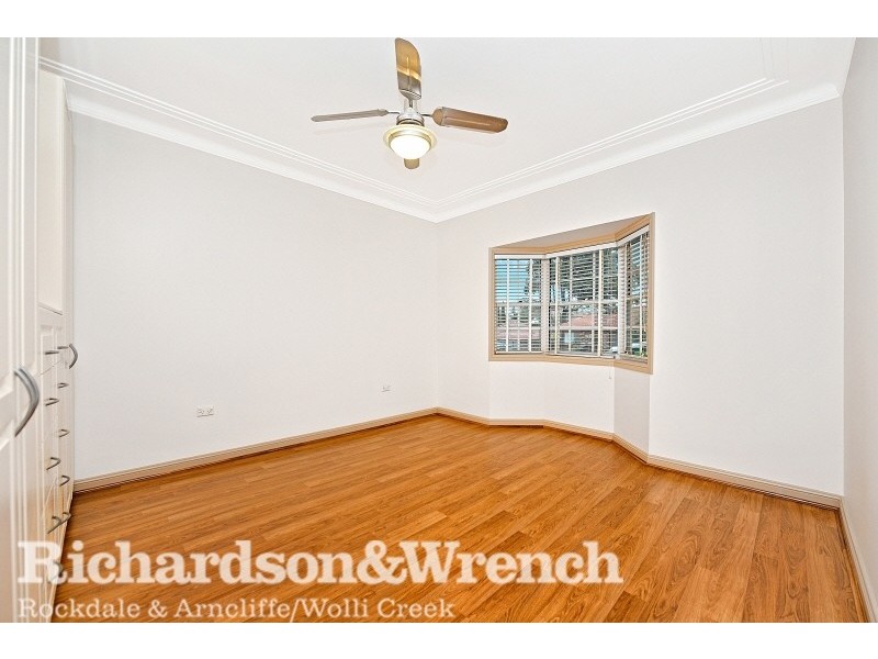 4 Moombara Avenue, Peakhurst NSW 2210