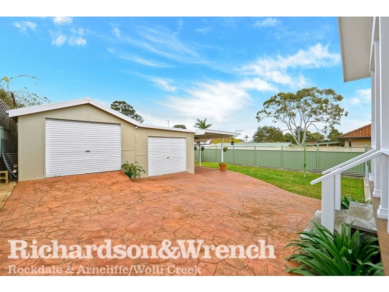 4 Moombara Avenue, Peakhurst NSW 2210