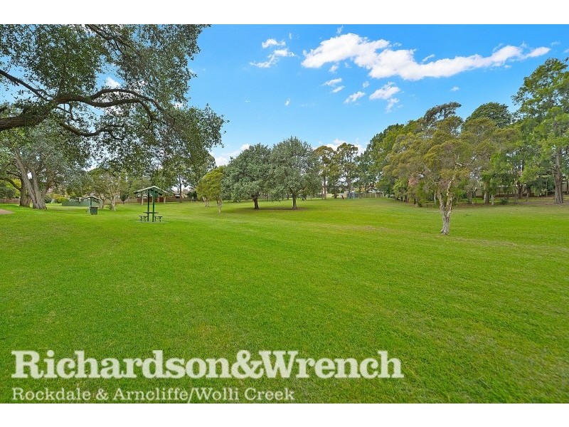 4 Moombara Avenue, Peakhurst NSW 2210