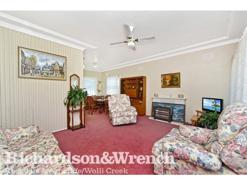 21 Lynwen Crescent, Banksia NSW 2216