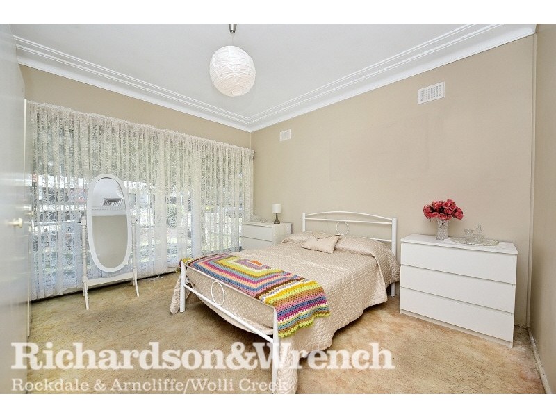 21 Lynwen Crescent, Banksia NSW 2216