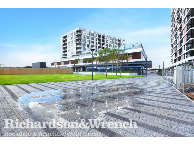 206/2 Discovery Point Place, Wolli Creek NSW 2205