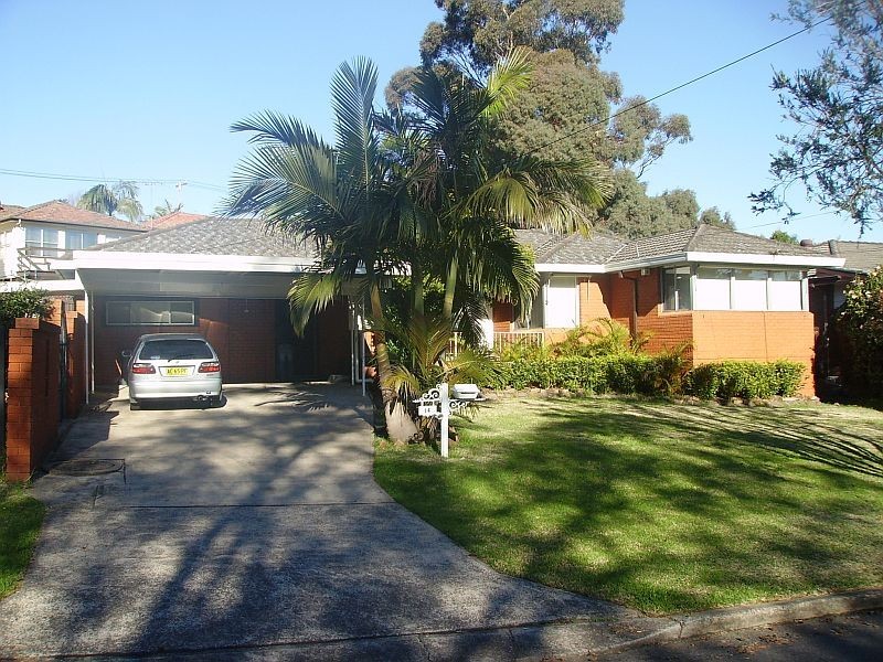 14 Lincoln Road, Georges Hall NSW 2198