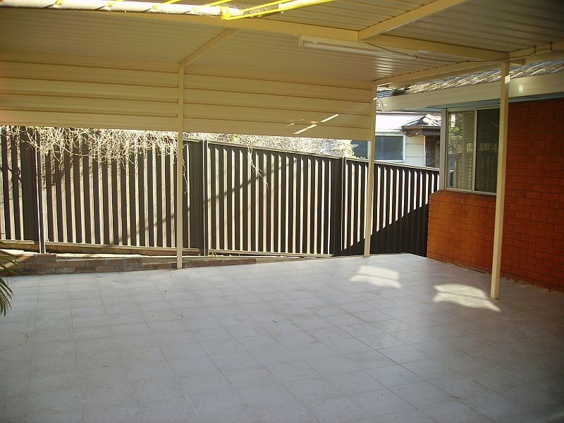 14 Lincoln Road, Georges Hall NSW 2198