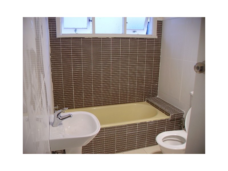 3 Marina Crescent, Greenacre NSW 2190