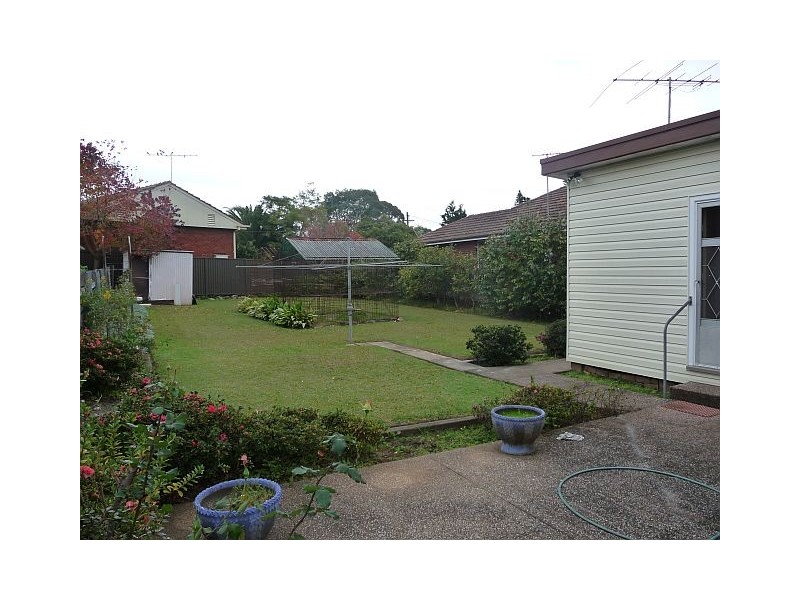 8 Omaru Street, Beverly Hills NSW 2209