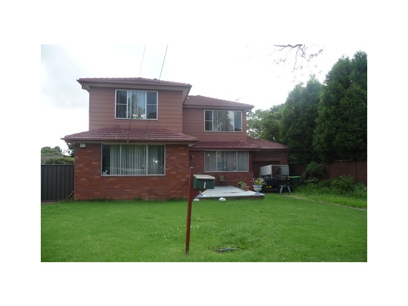 1 Allena Close, Georges Hall NSW 2198