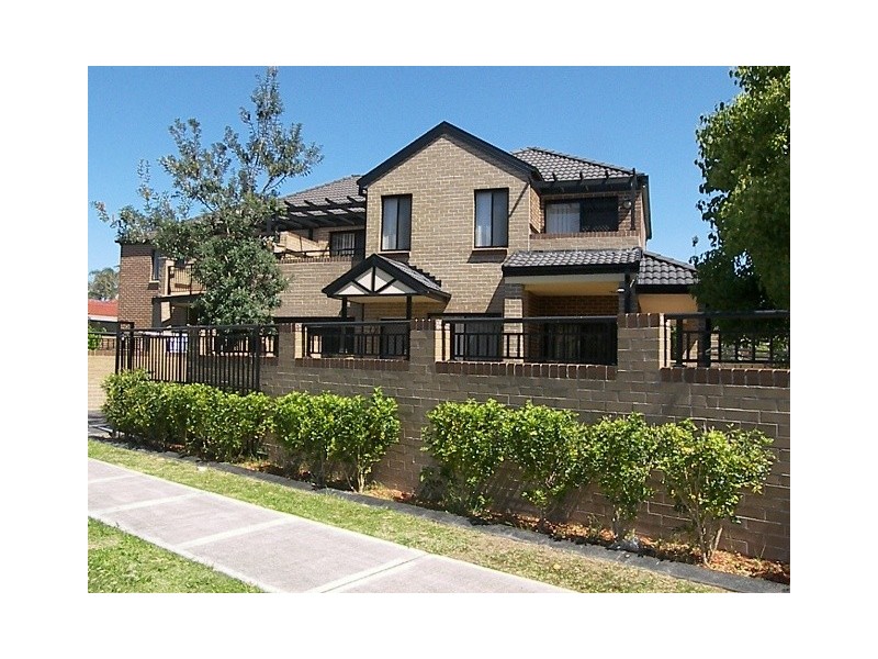 1/17 Sunset Avenue, Bankstown NSW 2200