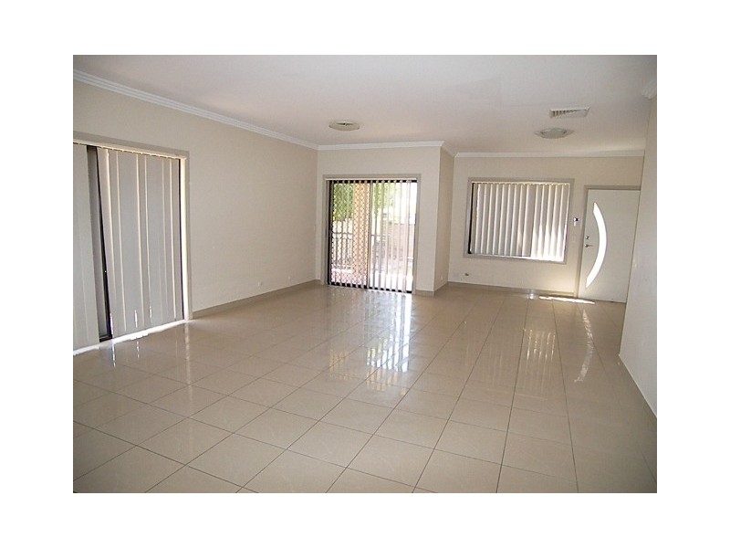 1/17 Sunset Avenue, Bankstown NSW 2200