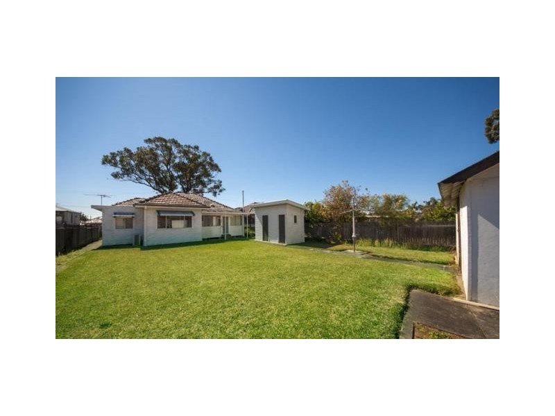 35 Shenstone Road, Riverwood NSW 2210