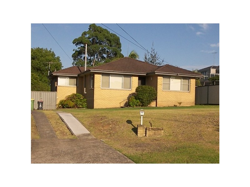 5 Talinga Avenue, Georges Hall NSW 2198