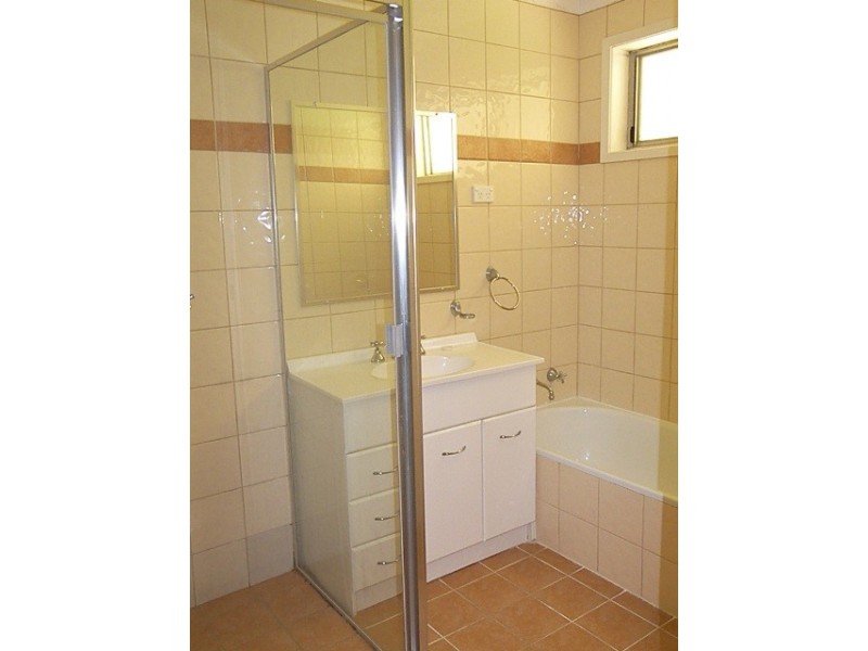 5 Talinga Avenue, Georges Hall NSW 2198