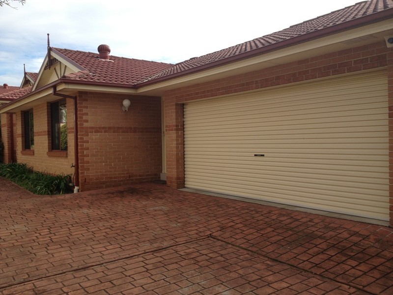 4/6 Gleeson Avenue, Condell Park NSW 2200