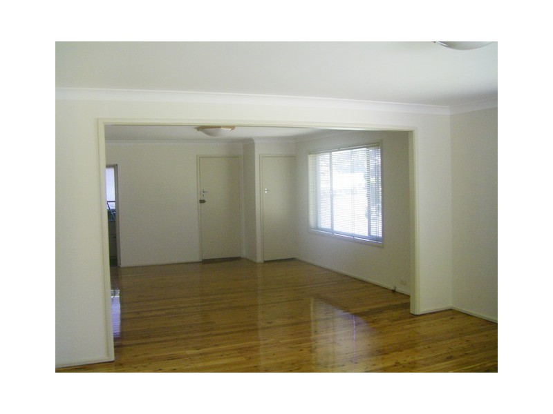 26 Lincoln Road, Georges Hall NSW 2198