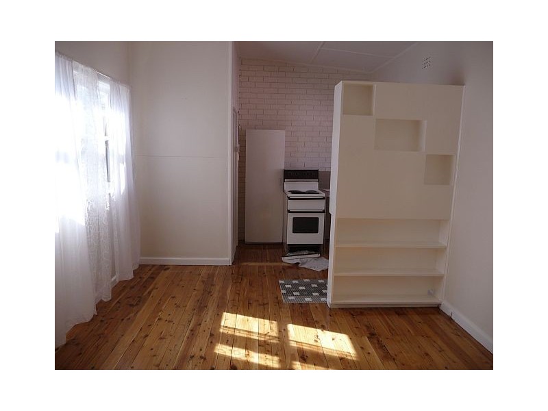 2/86 Noble Ave, Greenacre NSW 2190