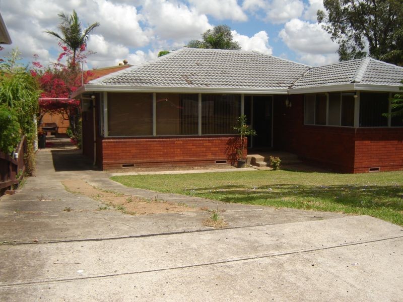 27 HIGGINS, Condell Park NSW 2200