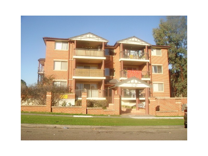 1/13 Cairds Avenue, Bankstown NSW 2200