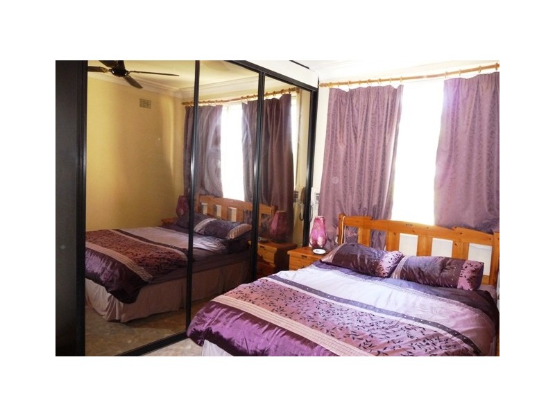 86 REX ROAD, Georges Hall NSW 2198