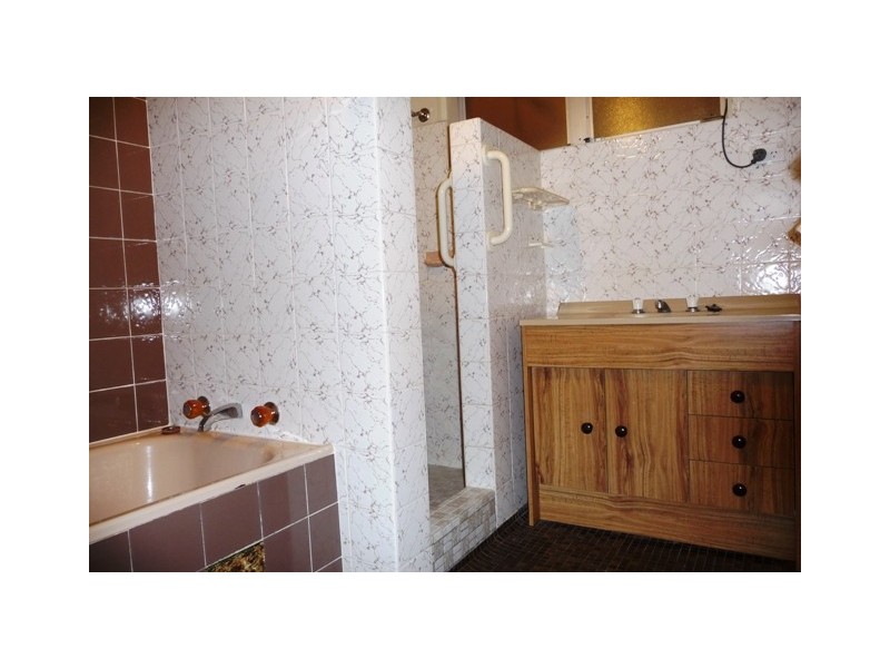 18 Hillview Avenue, Bankstown NSW 2200