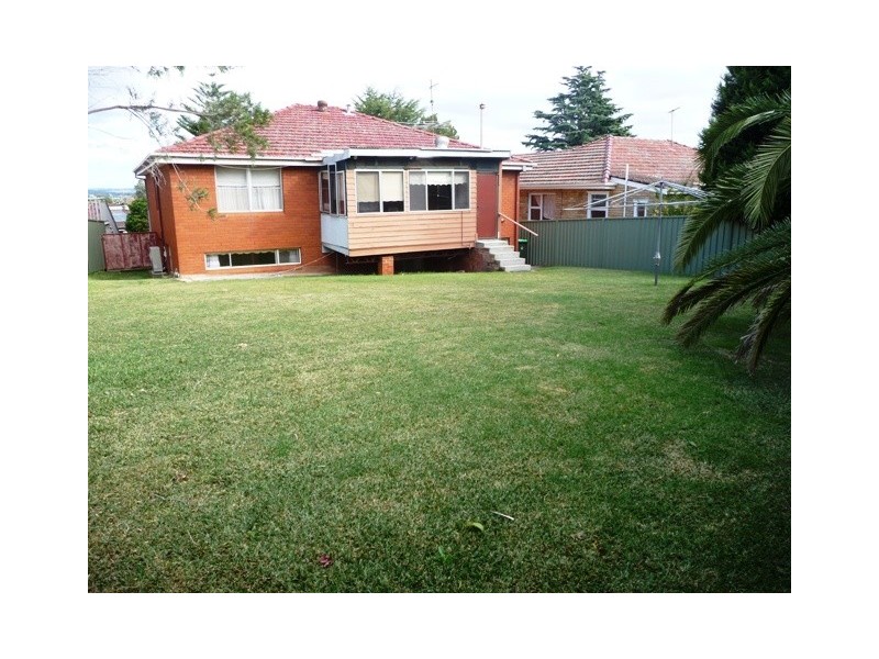 18 Hillview Avenue, Bankstown NSW 2200