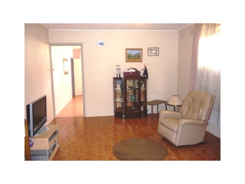 18 Hillview Avenue, Bankstown NSW 2200