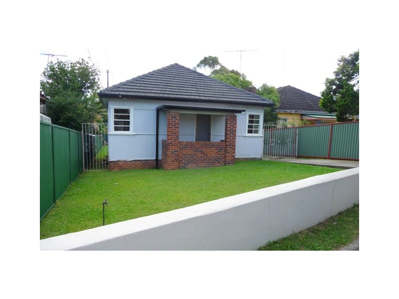 27 Bonds Road, Roselands NSW 2196