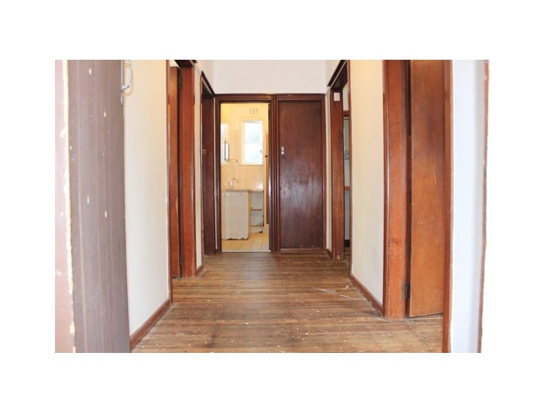 27 Bonds Road, Roselands NSW 2196