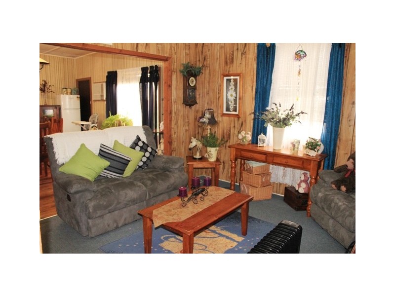 34 Mimosa Rd, Greenacre NSW 2190