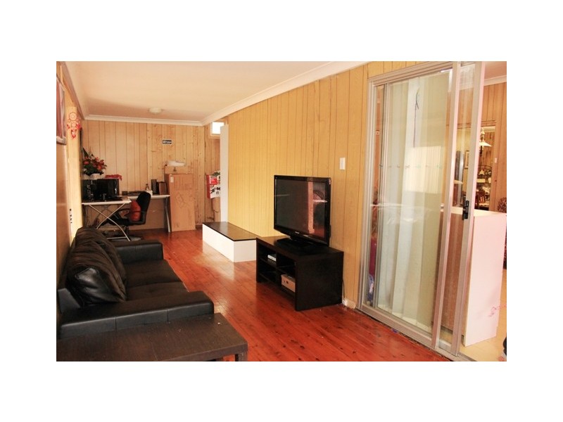 34 Mimosa Rd, Greenacre NSW 2190