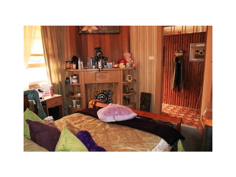 34 Mimosa Rd, Greenacre NSW 2190