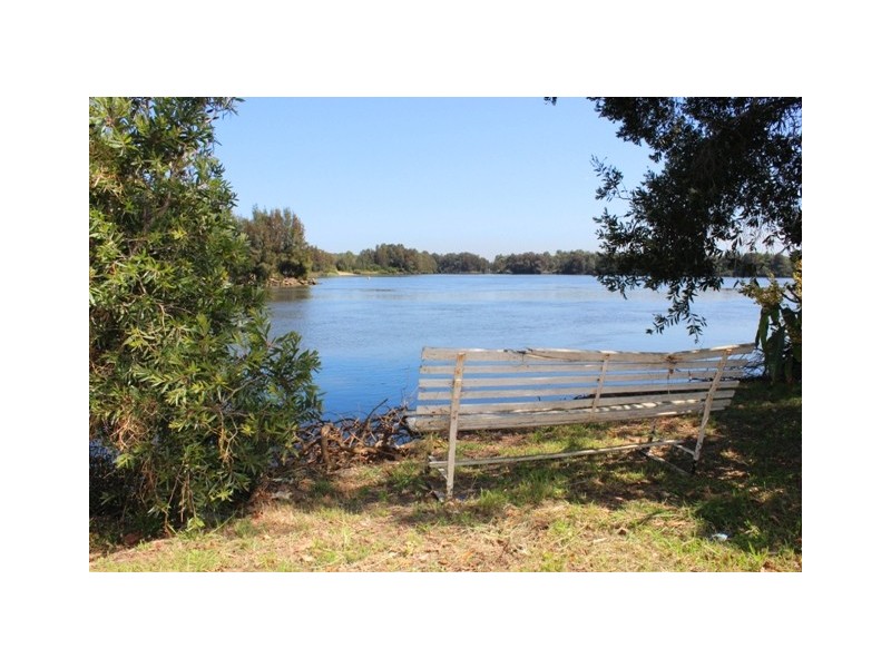 220 Henry Lawson Drive, Georges Hall NSW 2198