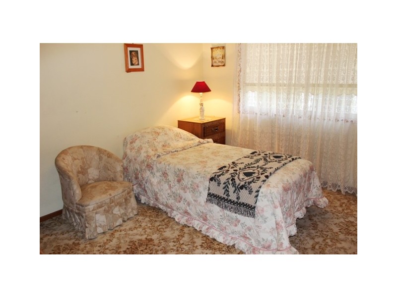 220 Henry Lawson Drive, Georges Hall NSW 2198