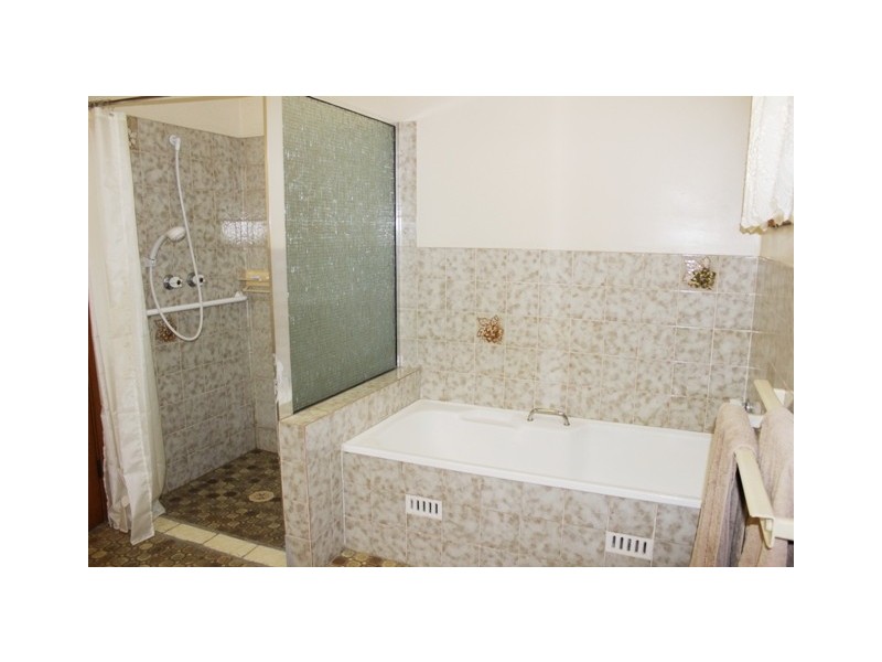 220 Henry Lawson Drive, Georges Hall NSW 2198