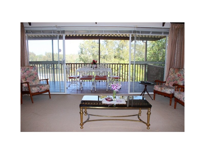 220 Henry Lawson Drive, Georges Hall NSW 2198