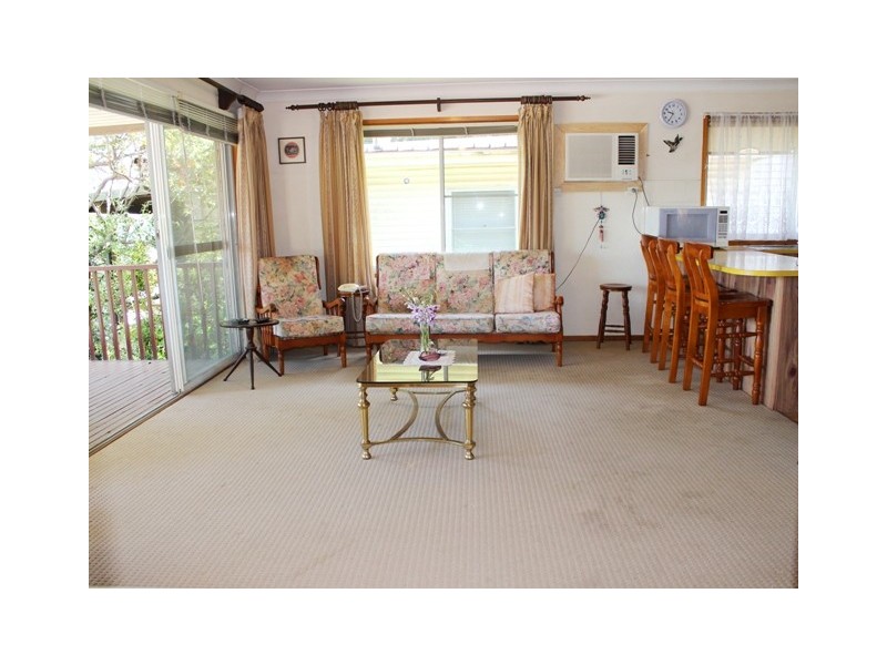 220 Henry Lawson Drive, Georges Hall NSW 2198