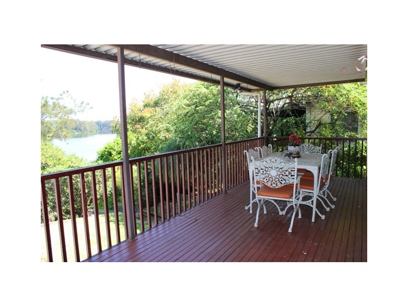 220 Henry Lawson Drive, Georges Hall NSW 2198