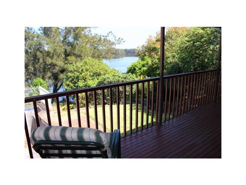 220 Henry Lawson Drive, Georges Hall NSW 2198