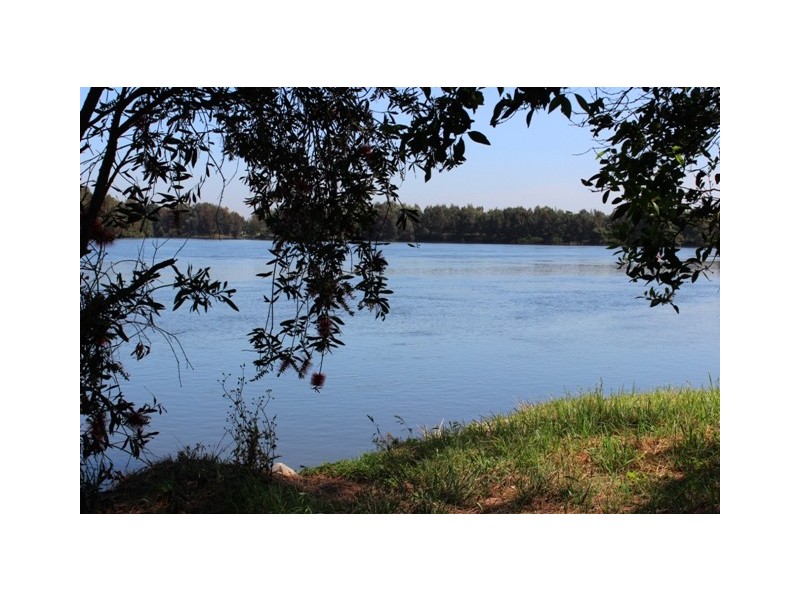 220 Henry Lawson Drive, Georges Hall NSW 2198